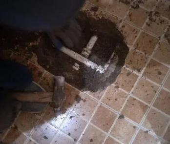 郫县卫生间漏水维修公司为您分享下卫生间渗水如何处理及注意事项